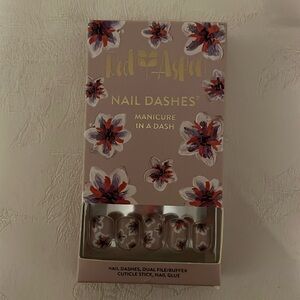 Red Aspen Nail Dashes